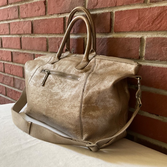 •Ecco Beige Genuine Pebble Leather Silver Metallic Weekender Tote Travel Bag - Picture 2 of 16